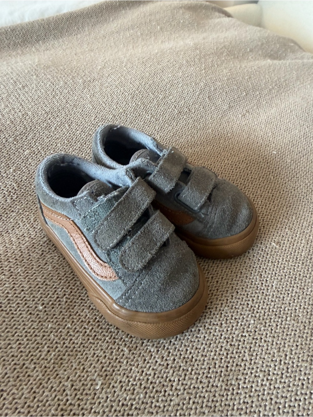 Vans Kids Gray Suede Sneakers with Tan Stripe and Gum Sole - Velcro